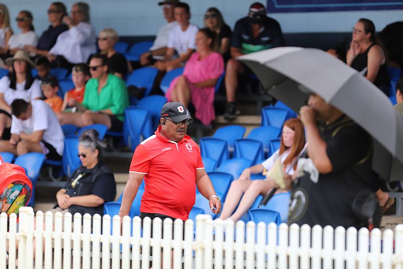 HMC trial ROOSTERS v DRAGONS