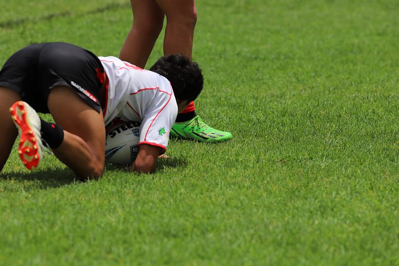 HMC trial ROOSTERS v DRAGONS
