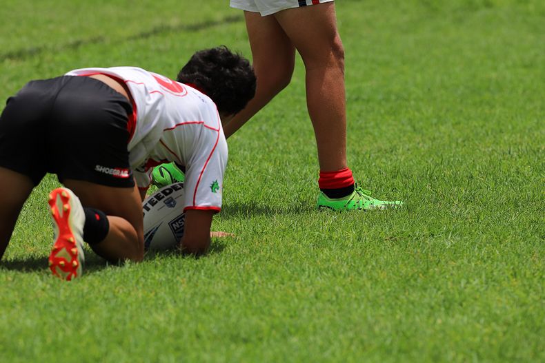 HMC trial ROOSTERS v DRAGONS