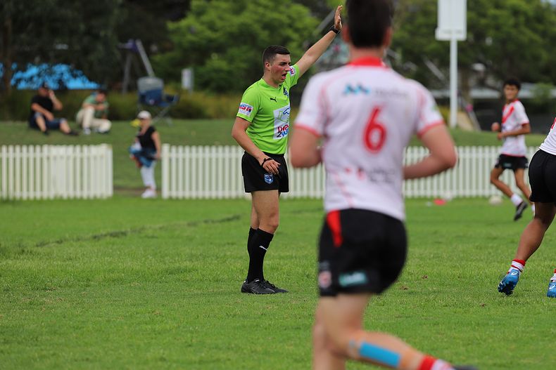 HMC trial ROOSTERS v DRAGONS