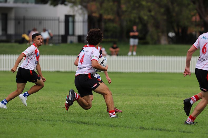HMC trial ROOSTERS v DRAGONS