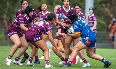 Working for each other....the Manly girls muscle up in defence ©Andrew Bateup