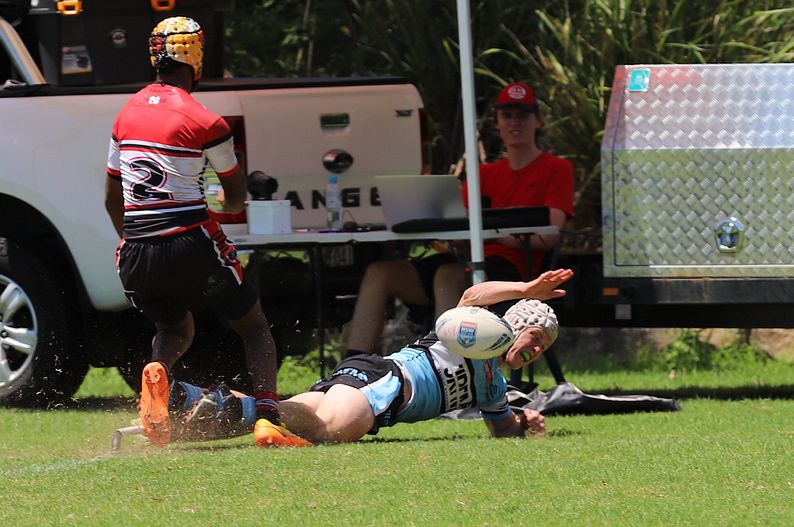 HMC Rnd 2 BEARS v SHARKS