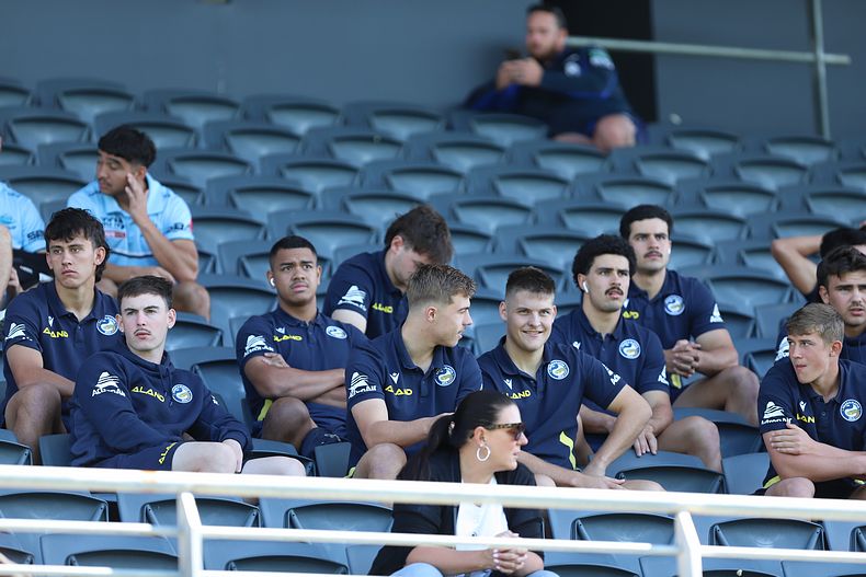 HMC Elimination Final EELS vs SHARKS