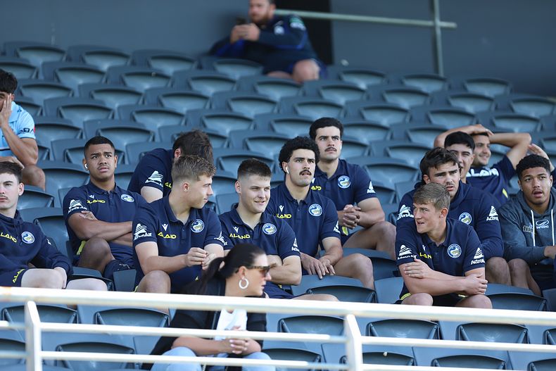 HMC Elimination Final EELS vs SHARKS
