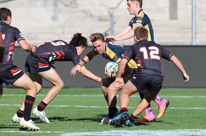 SBC R2 ENDEAVOUR vs WESTFIELDS