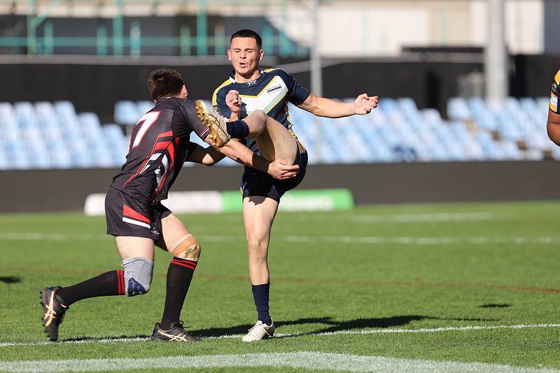 SBC R2 ENDEAVOUR vs WESTFIELDS