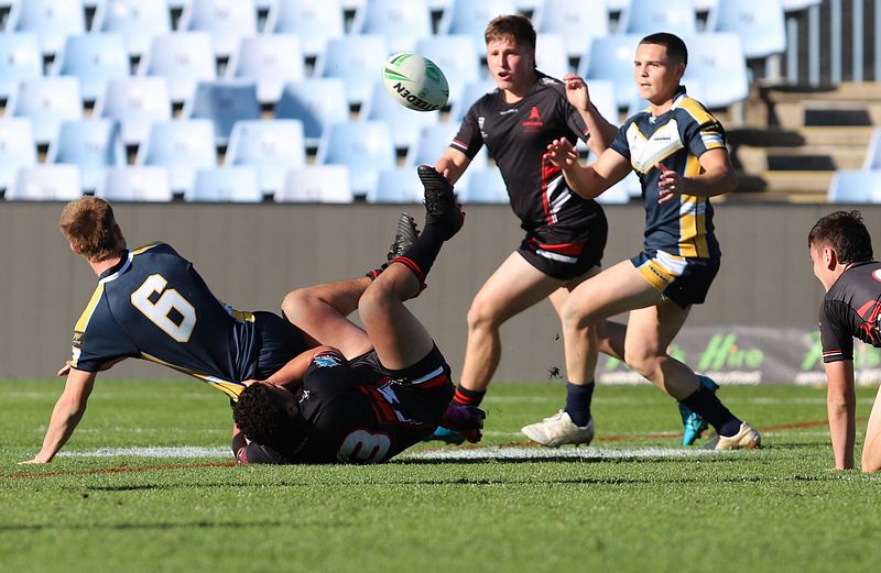 SBC R2 ENDEAVOUR vs WESTFIELDS