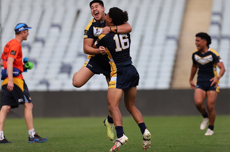 Brycen Anae Roberst & Peter Taai celebrate (Photo : Steve Montgomery)