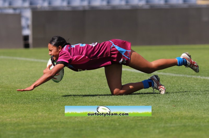 Manua Moleka dives in for a grand final try (Photo : Steve Montgomery)