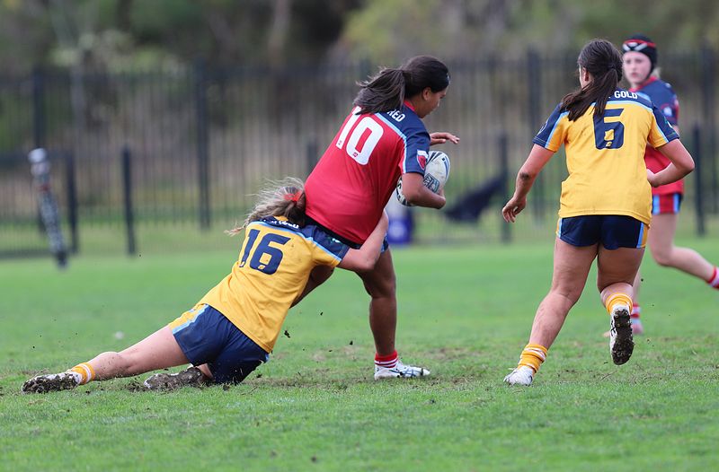 u16 Schoolgirls D1 RED v GOLD