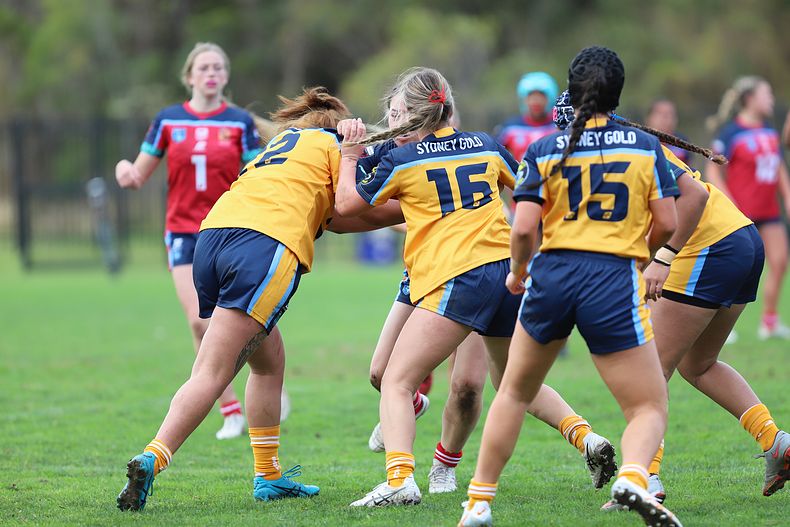 u16 Schoolgirls D1 RED v GOLD