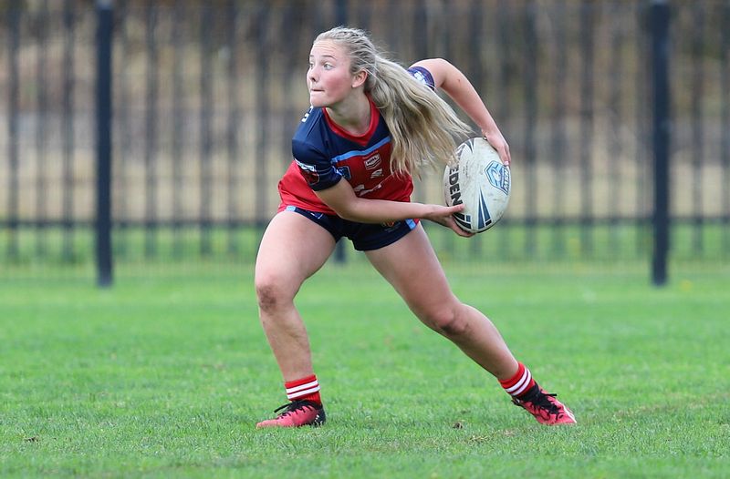 u16 Schoolgirls D1 RED v GOLD