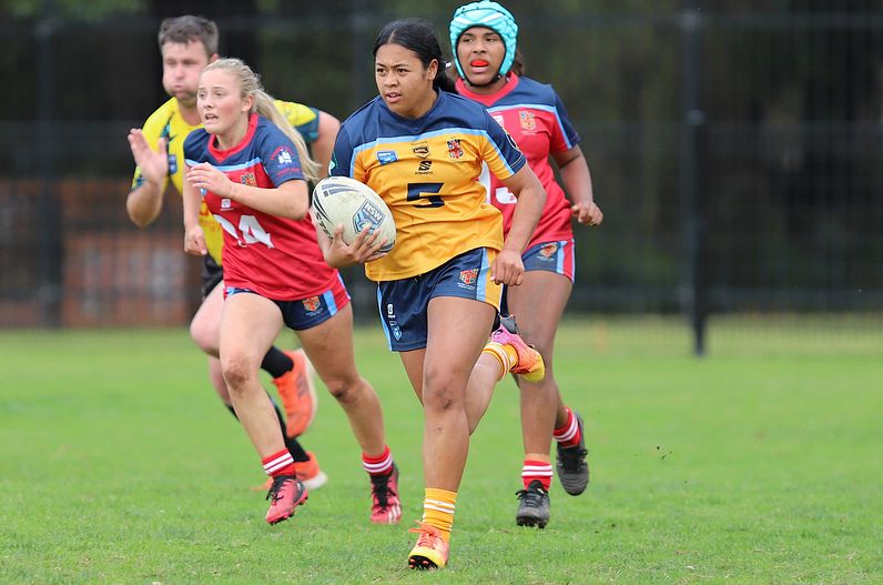 u16 Schoolgirls D1 RED v GOLD