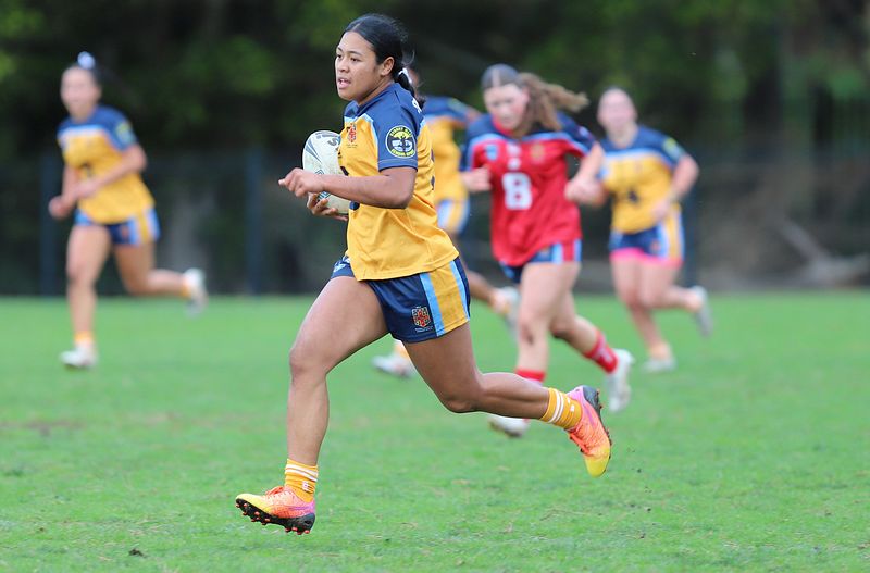 u16 Schoolgirls D1 RED v GOLD