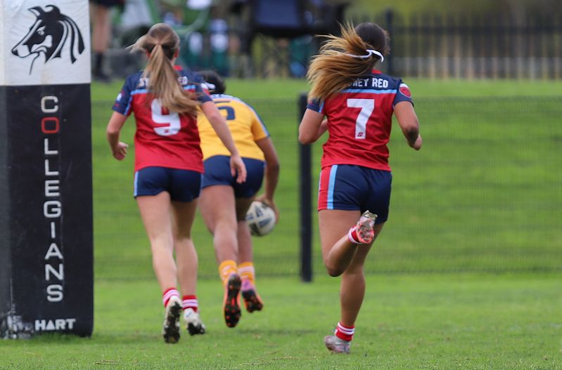 u16 Schoolgirls D1 RED v GOLD