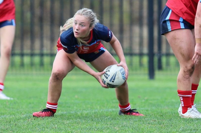 u16 Schoolgirls D1 RED v GOLD
