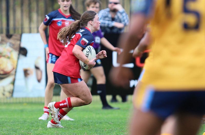 u16 Schoolgirls D1 RED v GOLD