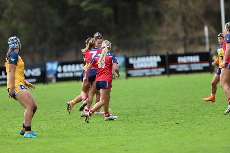 u16 Schoolgirls D1 RED v GOLD