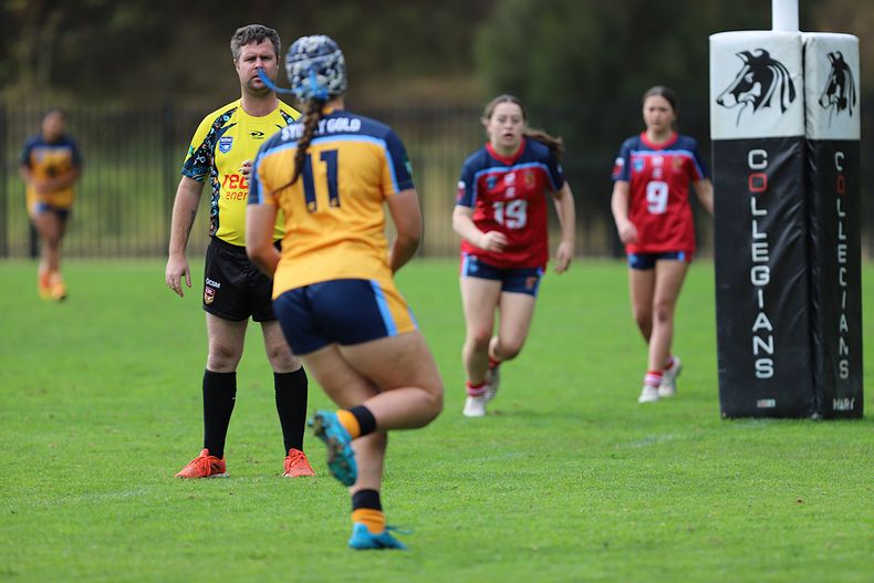 u16 Schoolgirls D1 RED v GOLD
