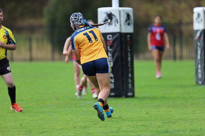 u16 Schoolgirls D1 RED v GOLD