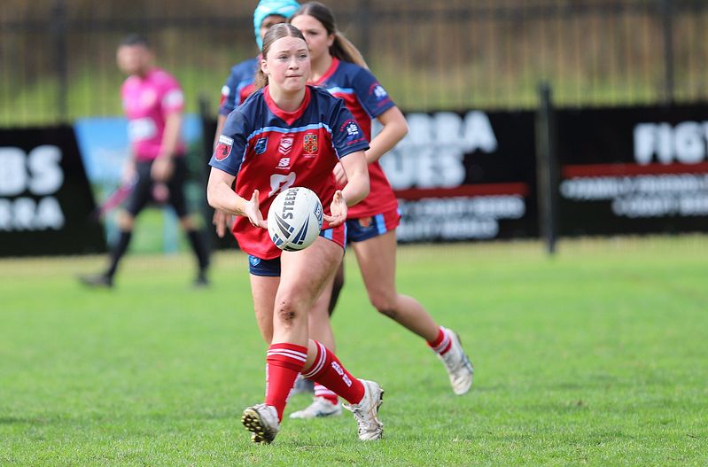 u16 Schoolgirls D1 RED v GOLD