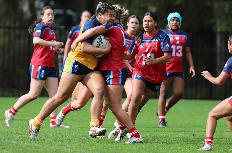 u16 Schoolgirls D1 RED v GOLD