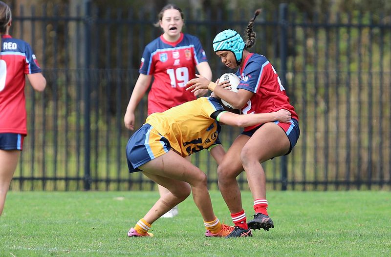 u16 Schoolgirls D1 RED v GOLD