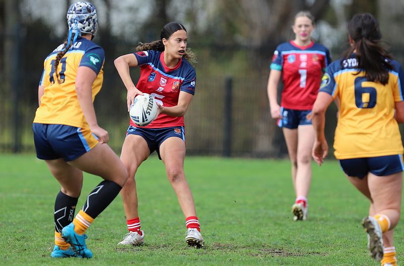 u16 Schoolgirls D1 RED v GOLD