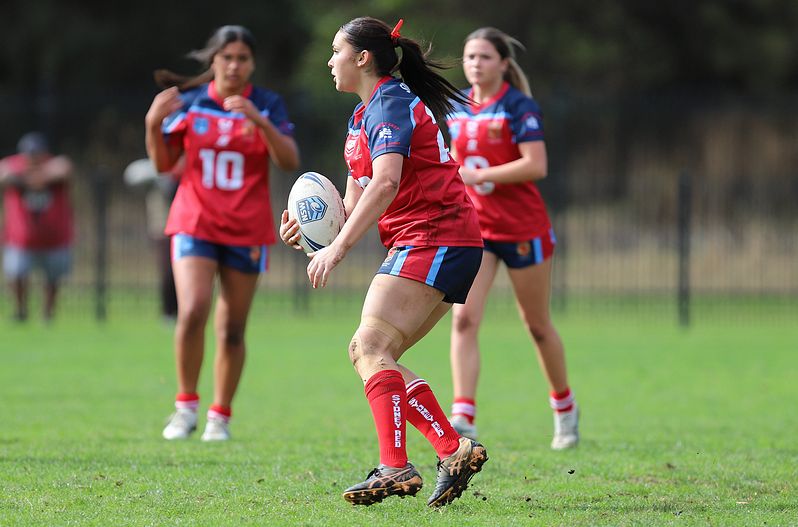 u16 Schoolgirls D1 RED v GOLD
