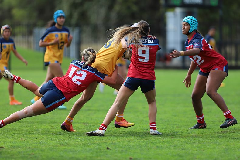 u16 Schoolgirls D1 RED v GOLD