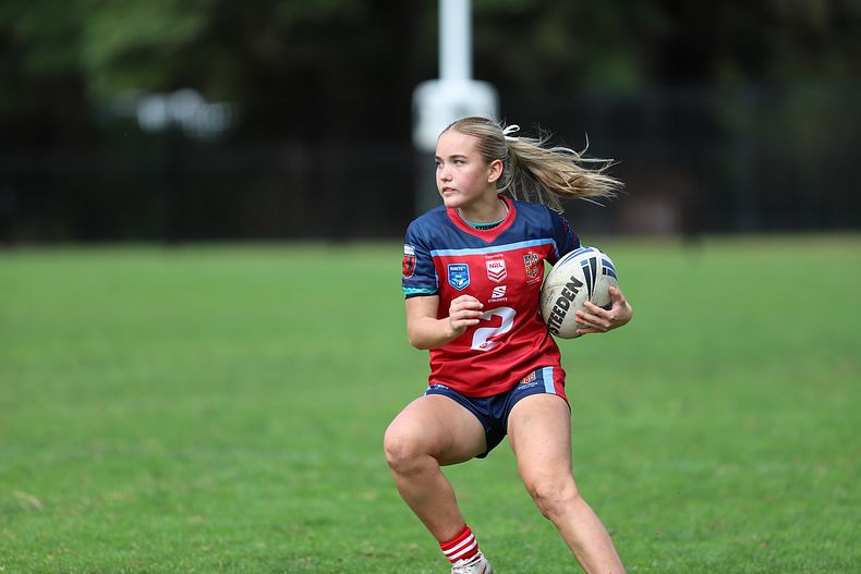 u16 Schoolgirls D1 RED v GOLD