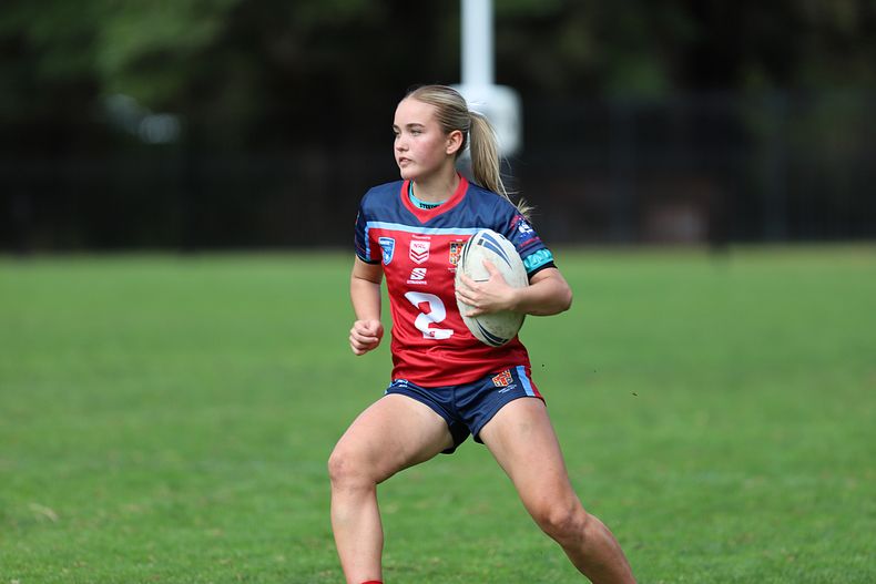 u16 Schoolgirls D1 RED v GOLD