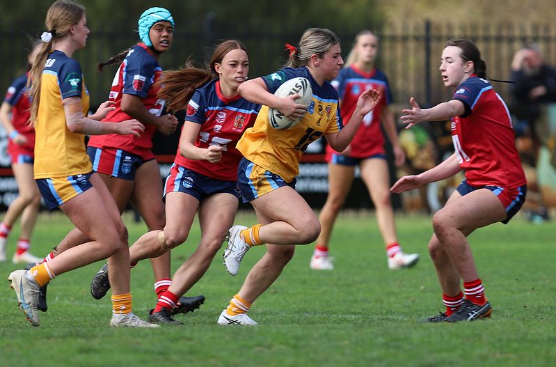 u16 Schoolgirls D1 RED v GOLD