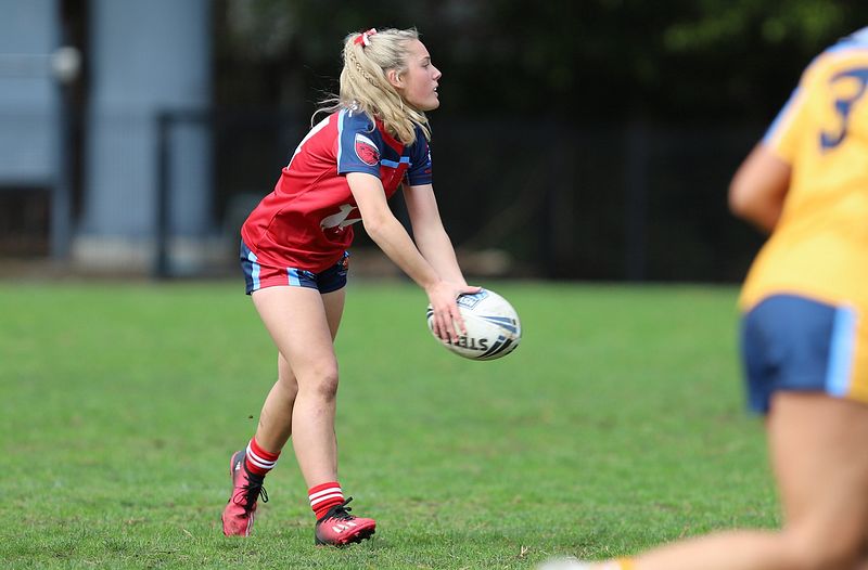 u16 Schoolgirls D1 RED v GOLD