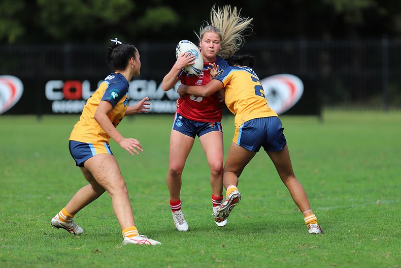 u16 Schoolgirls D1 RED v GOLD