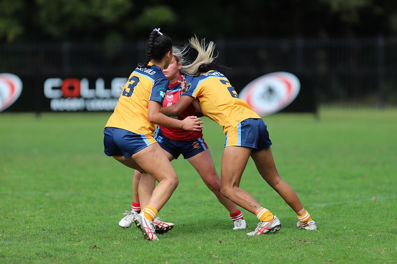 u16 Schoolgirls D1 RED v GOLD