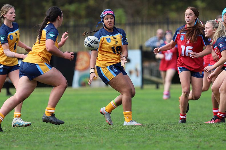 u16 Schoolgirls D1 RED v GOLD