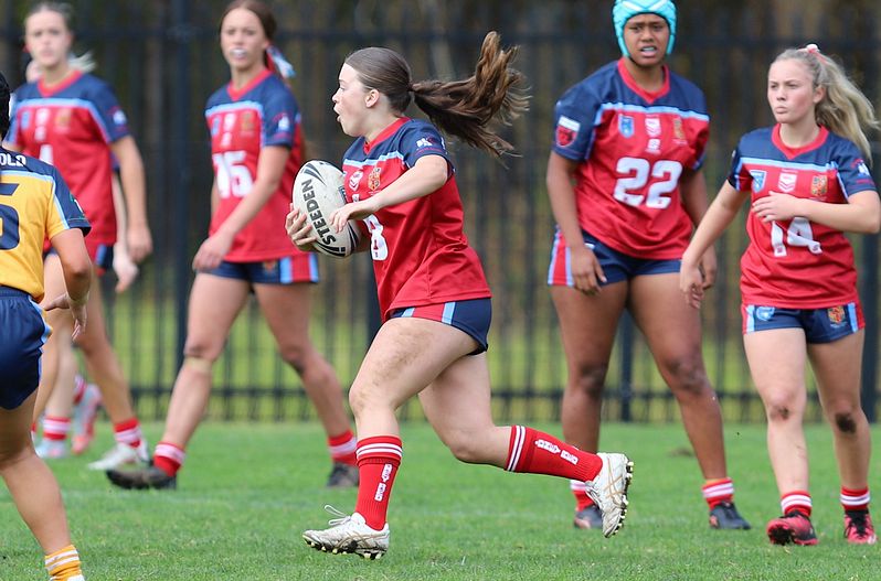 u16 Schoolgirls D1 RED v GOLD