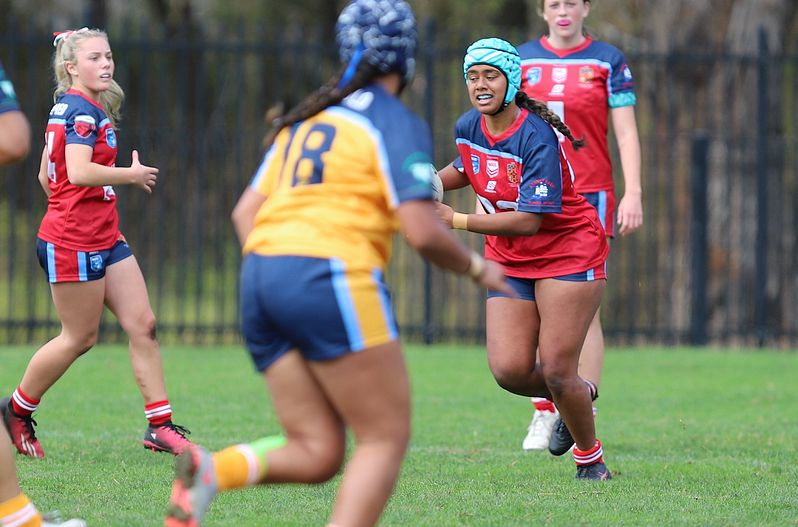 u16 Schoolgirls D1 RED v GOLD