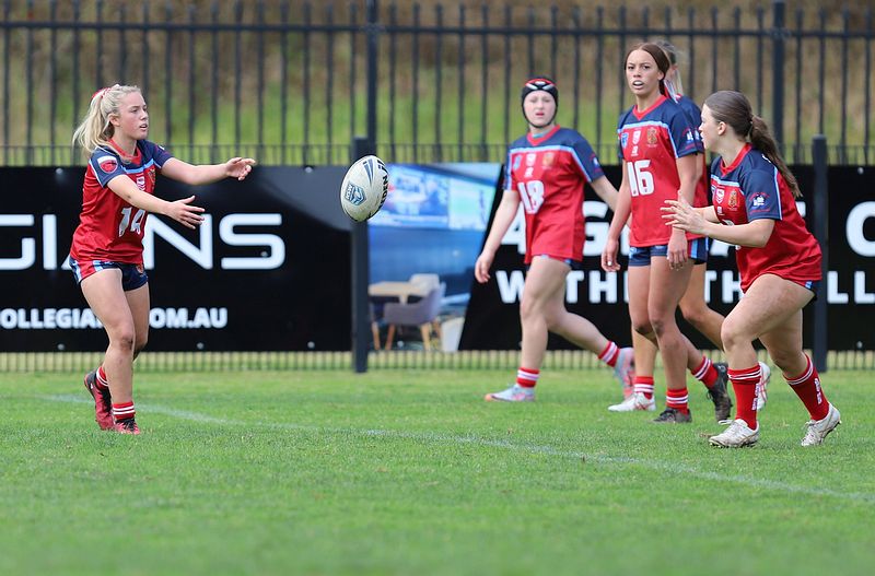 u16 Schoolgirls D1 RED v GOLD