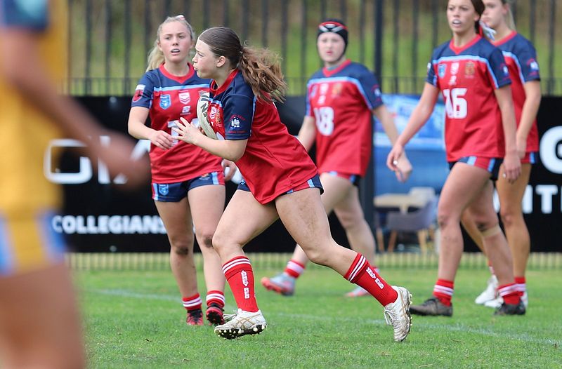 u16 Schoolgirls D1 RED v GOLD