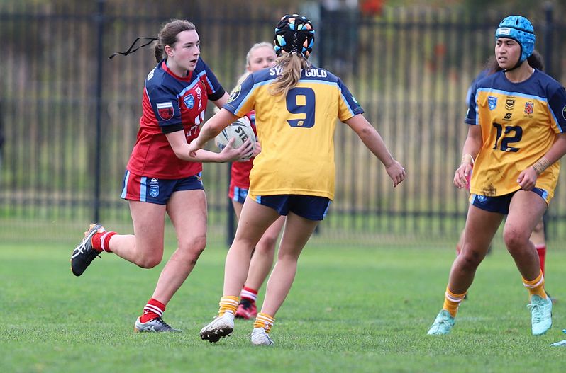 u16 Schoolgirls D1 RED v GOLD