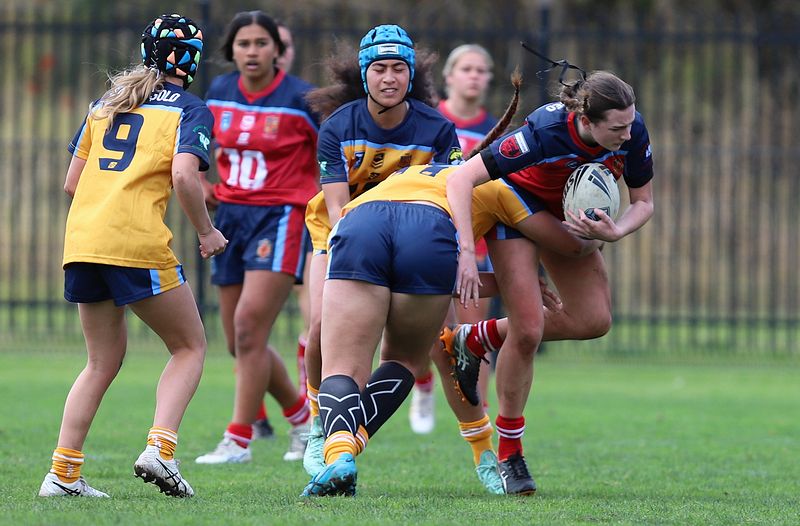 u16 Schoolgirls D1 RED v GOLD