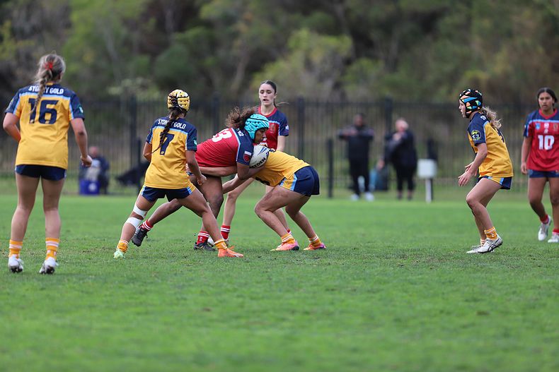 u16 Schoolgirls D1 RED v GOLD
