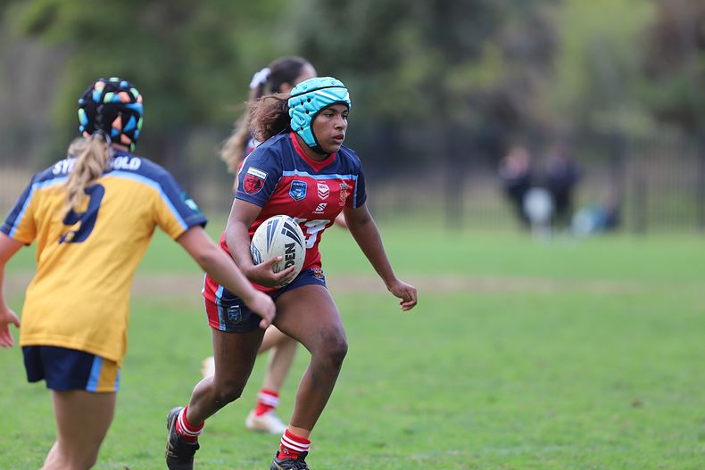 u16 Schoolgirls D1 RED v GOLD