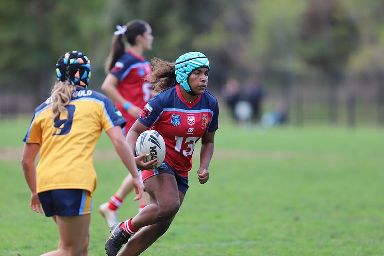 u16 Schoolgirls D1 RED v GOLD