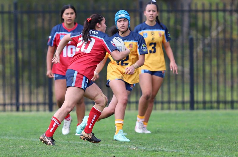 u16 Schoolgirls D1 RED v GOLD
