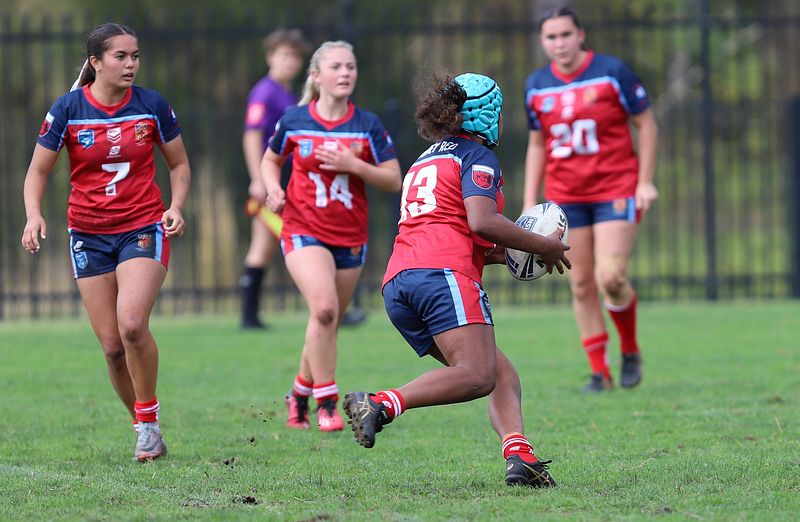 u16 Schoolgirls D1 RED v GOLD