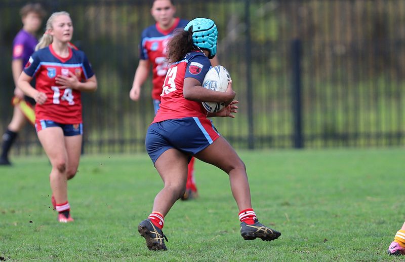 u16 Schoolgirls D1 RED v GOLD